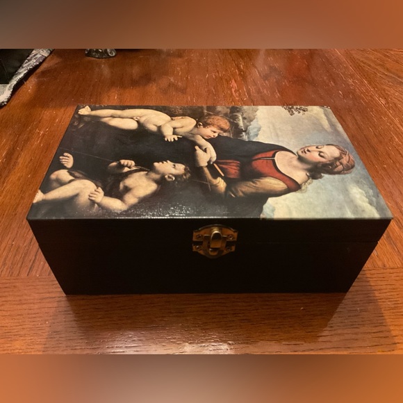 Raphael’s-The Virgin And Child… Beautifully Handmade Gold Hardware Trinket Box! - Picture 14 of 16